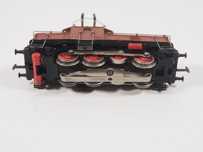 Lot 9 - A group of unboxed HO Gauge 3-rail items by...