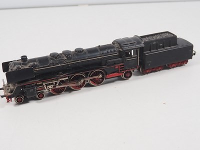 Lot 9 - A group of unboxed HO Gauge 3-rail items by...