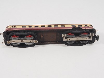 Lot 9 - A group of unboxed HO Gauge 3-rail items by...