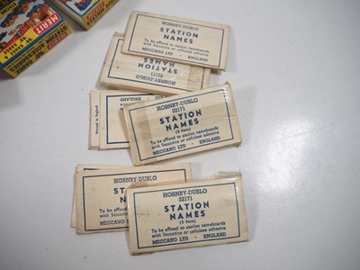 Lot 60 - A large quantity of OO gauge vintage model...