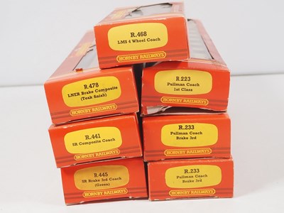 Lot 67 - A quantity of boxed and unboxed OO gauge...