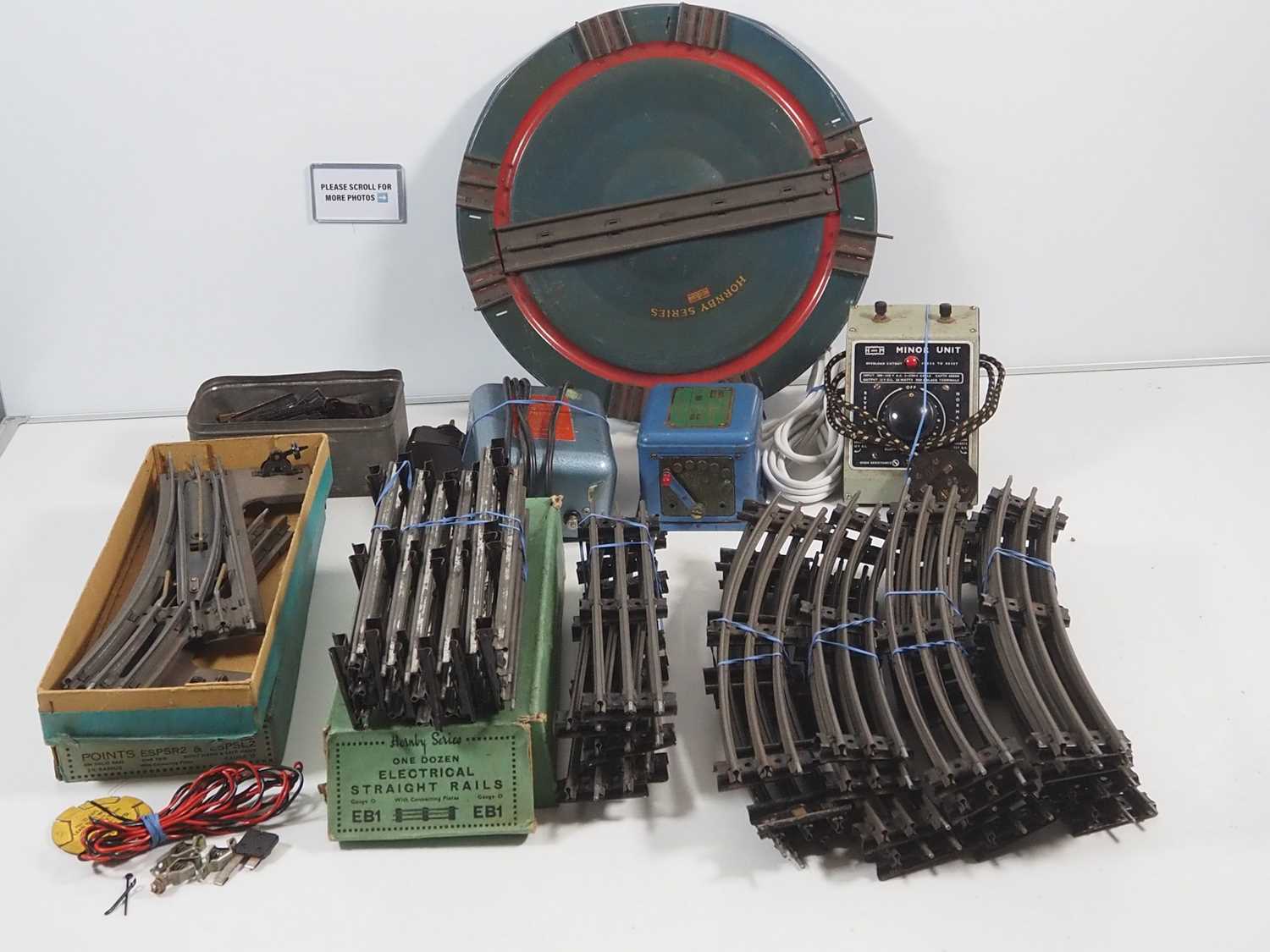 Lot 74 - A group of boxed and unboxed HORNBY O gauge...