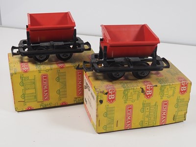 Lot 89 - A pair of LGB G scale 4043 side tipping hopper...