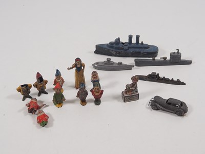 Lot 413 - A group of pre-war diecast / lead figures and...