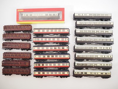 Lot 46 - A group of OO gauge HORNBY unboxed passenger...