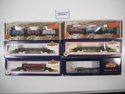 Lot 77 - A group of BACHMANN OO gauge wagons comprising...