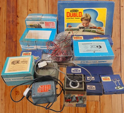 Lot 179 - A large tray of OO gauge H&M Controllers...