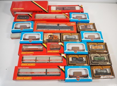 Lot 180 - A group of OO gauge wagons by HORNBY, AIRFIX...