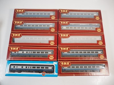 Lot 188 - A group of AIRFIX OO gauge MK2 passenger...