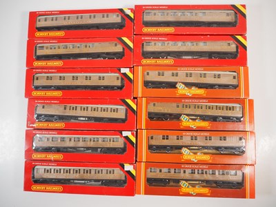 Lot 191 - A group of HORNBY OO gauge passenger coaches...