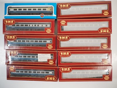 Lot 193 - A group of AIRFIX OO gauge MK2 passenger...