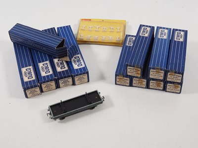 Lot 203 - A group of HORNBY DUBLO OO gauge 3-rail wagons...