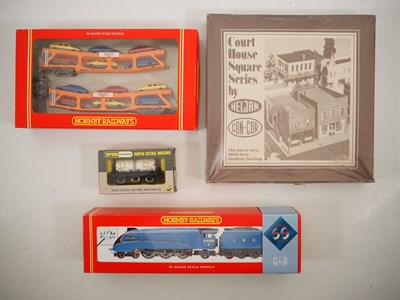 Lot 210 - A group of OO gauge model railways comprising...