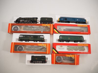 Lot 218 - A group of HORNBY OO gauge diesel and steam...