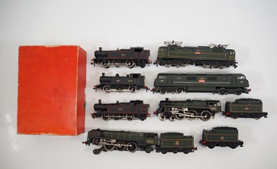 Lot 240 - A group of TRIX TWIN OO gauge steam, diesel...