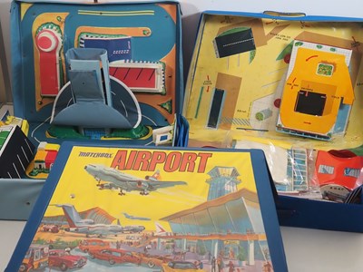 Lot 562 - A group of early 1970s MATCHBOX vinyl carry...