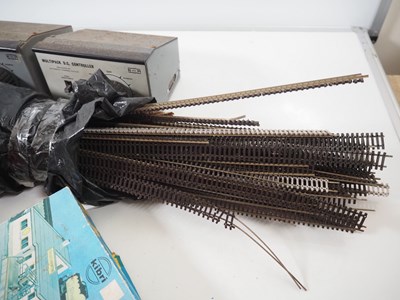 Lot 8 - A crate of N gauge plastic building kits by...