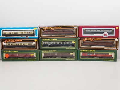 Lot 373 - A group of OO gauge passenger coaches by...