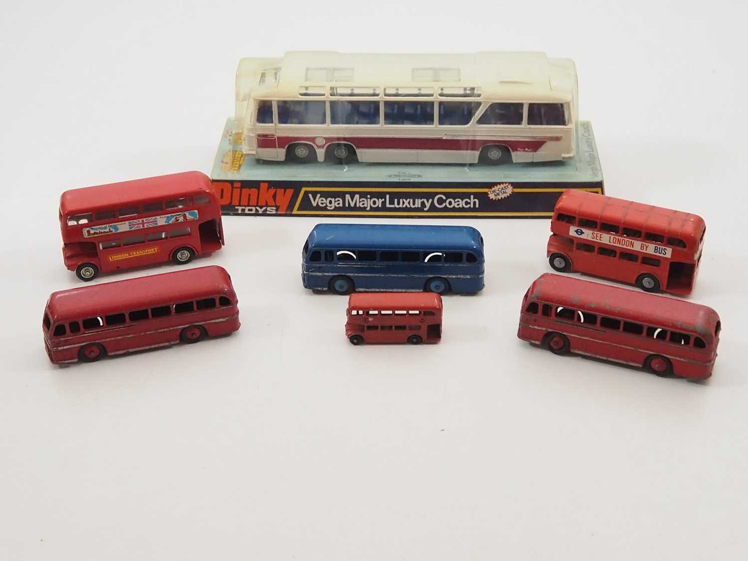 Lot 522 - DINKY 954 Vega Major luxury coach in