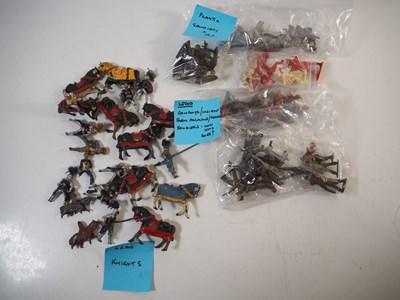 Lot 569 - A large quantity of vintage diecast soldiers,...