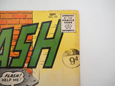 Lot 106 - FLASH #123 (1961 - DC) - Key issue which...