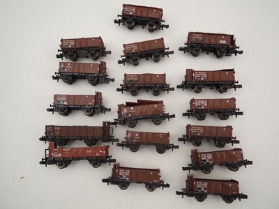 Lot 6 - A quantity of unboxed N gauge predominantly...