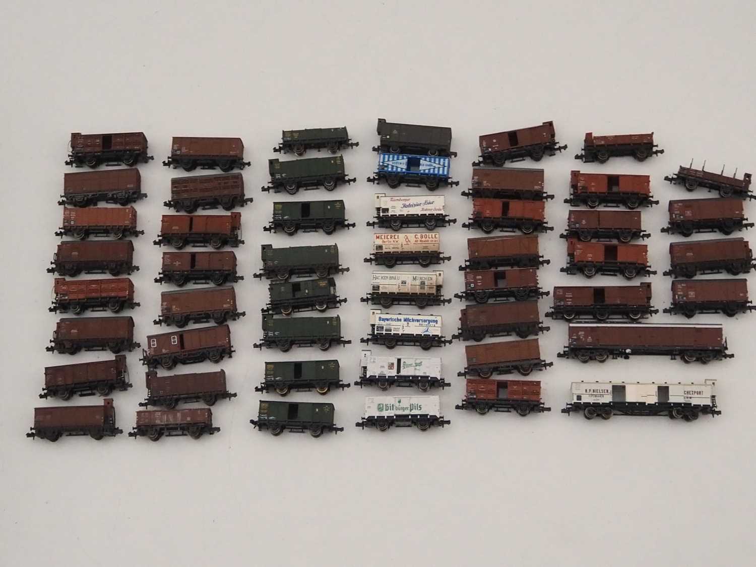 Lot 7 - A quantity of unboxed N gauge predominantly...