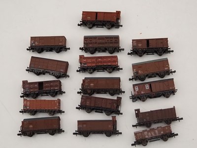 Lot 7 - A quantity of unboxed N gauge predominantly...