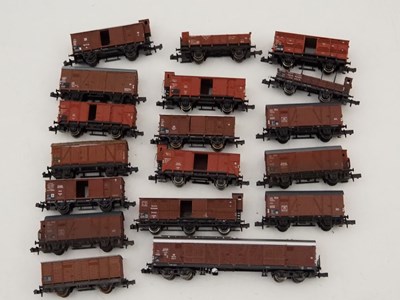Lot 7 - A quantity of unboxed N gauge predominantly...