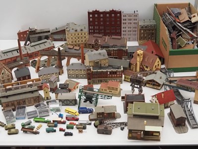 Lot 15 - A large quantity of N gauge built plastic kits...