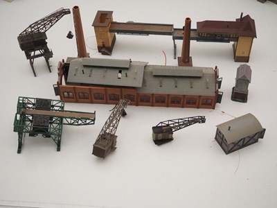 Lot 15 - A large quantity of N gauge built plastic kits...