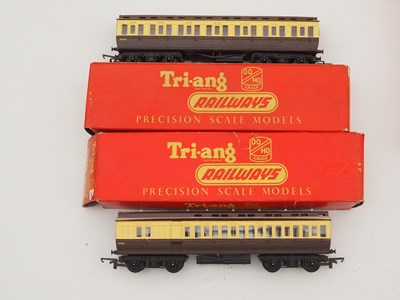 Lot 64 - A group of mixed boxed and unboxed OO gauge...