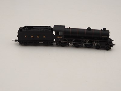 Lot 92 - A pair of HORNBY OO gauge LNER steam...