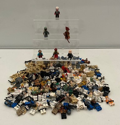 Lot 277 - LEGO: STAR WARS - A group of STAR WARS mini...