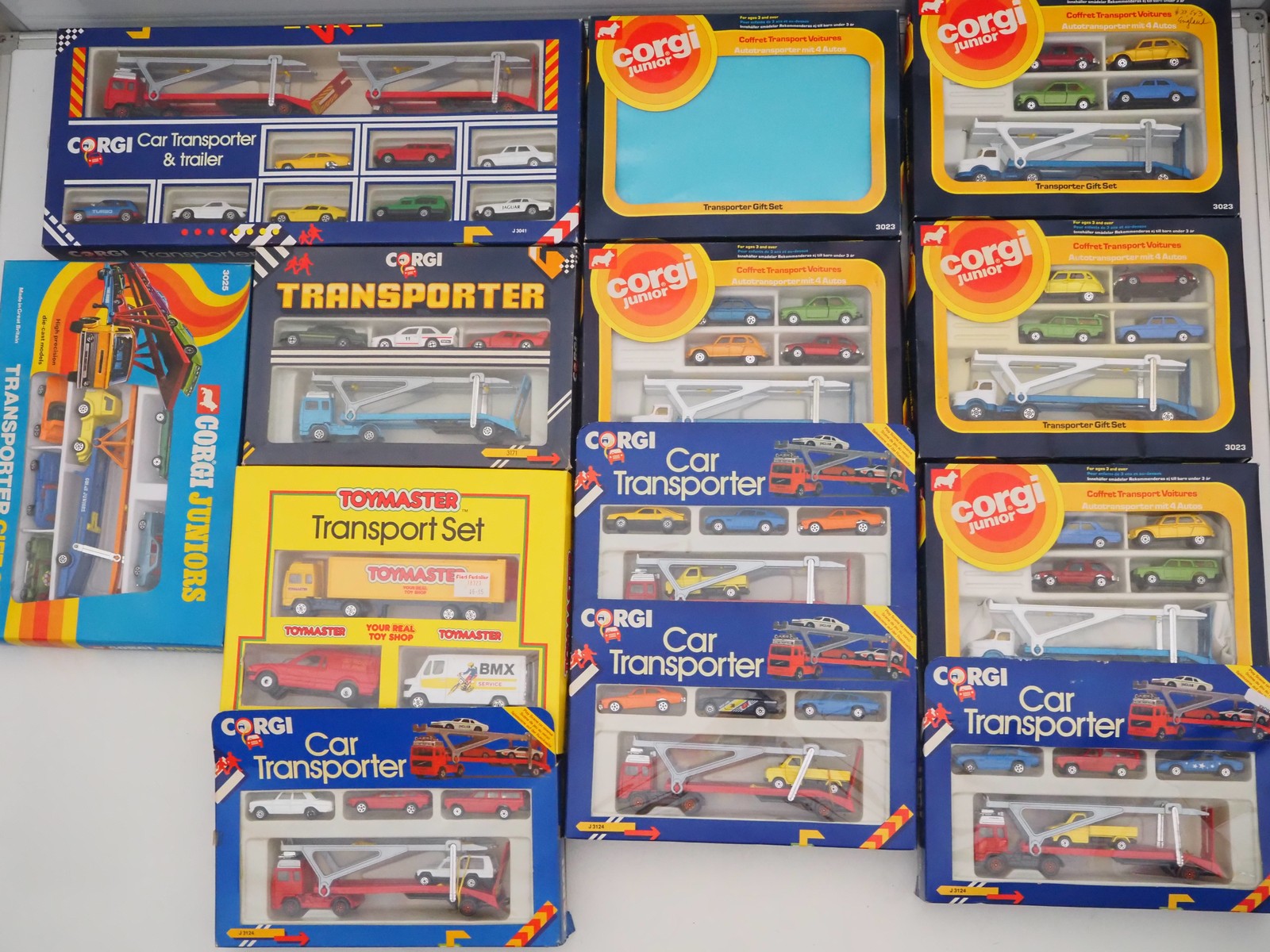 Lot 520 - CORGI JUNIORS - Car Transporter sets,