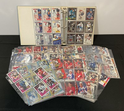 Lot 566 - BENCHWARMERS series (2005) c.130 trading cards...