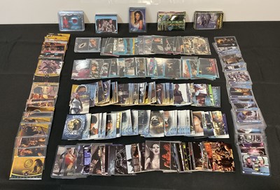 Lot 442 - MOVIE - A large quantity of movie related...