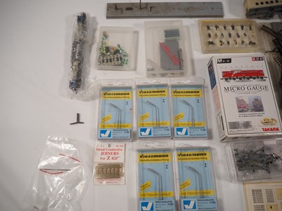 Lot 4 - Z gauge track - by MARKLIN and others together...