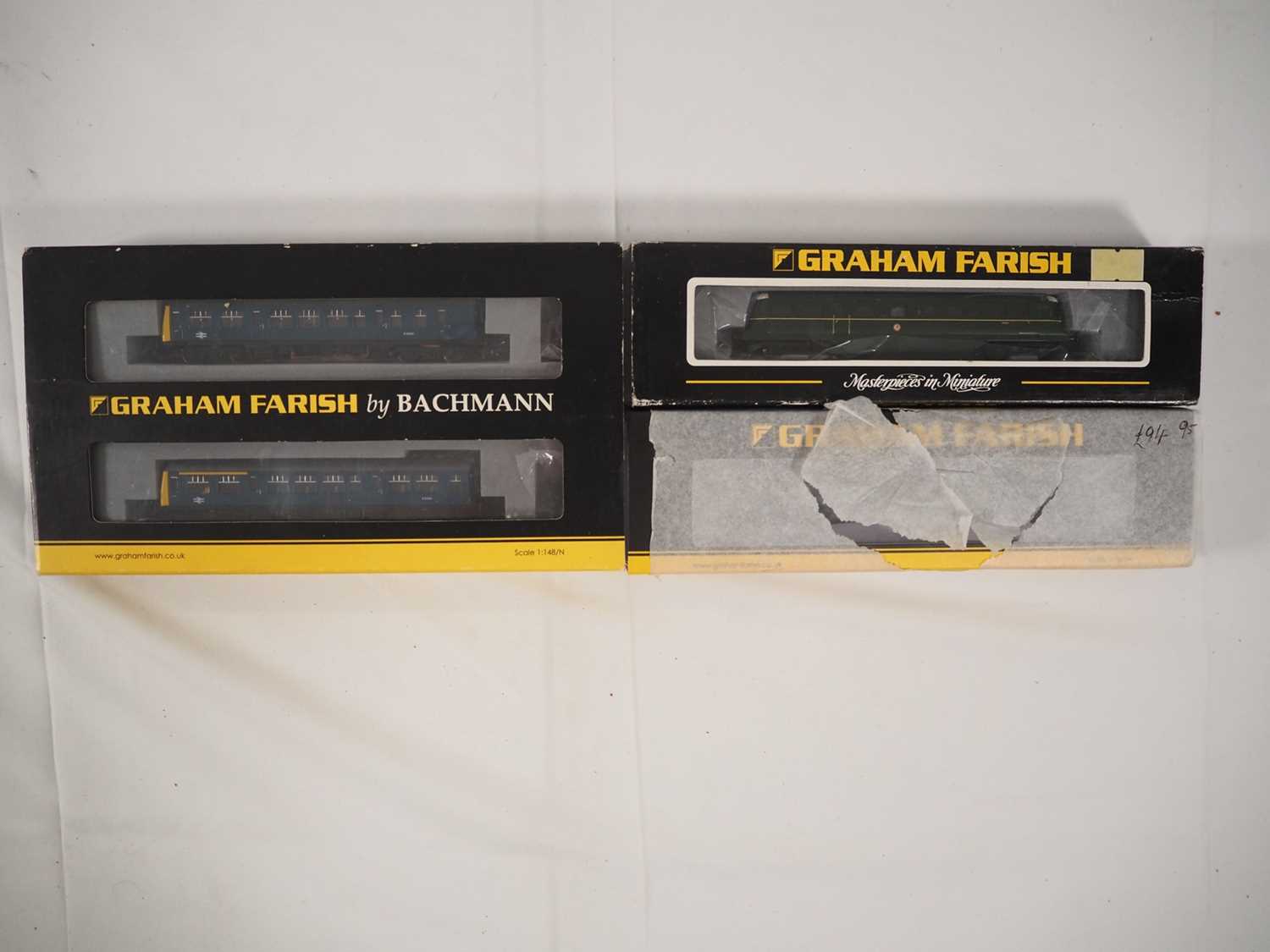 Lot 13 - GRAHAM FARISH - N gauge class 108 DMU in BR...