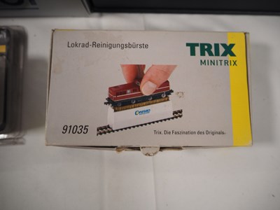 Lot 36 - N gauge accessories by DAPOL, DCC CONCEPTS and...