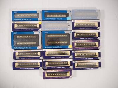 Lot 57 - DAPOL - N gauge large group of passenger...