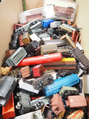 Lot 67 - Very large quantity of mostly British Outline...
