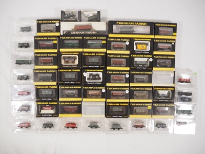 Lot 90 - GRAHAM FARISH - N gauge wagons of various...