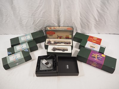 Lot 492 - CORGI - 1:50 scale diecast vehicles in...