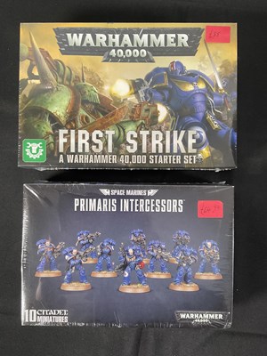 Lot 573 - A pair of vintage Warhammer 40K / Games...