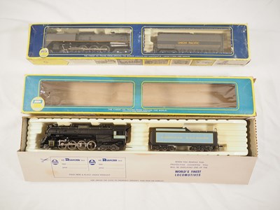 Lot 24 - RIVAROSSI (AHM branded) HO gauge pair of...