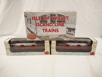 Lot 71 - EFE 1:76 scale 2-car Isle of Wight unpowered...