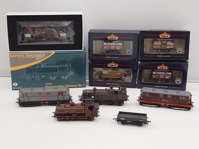 Lot 80 - OO Gauge London Transport related rolling...