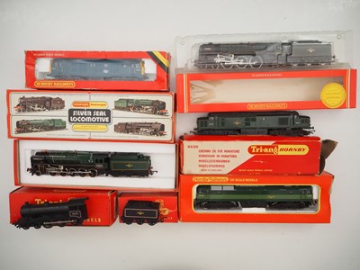 Lot 127 - HORNBY / TRIANG OO gauge - steam and diesel...