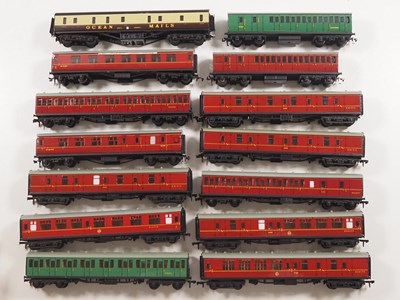 Lot 151 - HORNBY DUBLO OO gauge group of unboxed mostly...